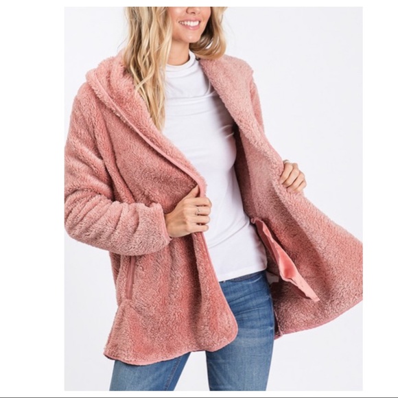 Beautiful hooded Sherpa jacket with pockets - Picture 5 of 8